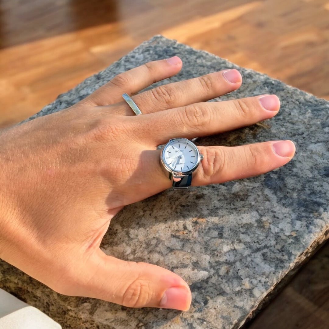 "Duomo" Finger Watch